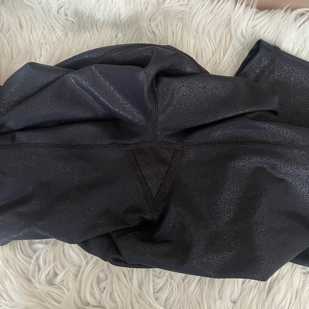 {Lululemon} Wunder Under High-Rise Tight 28" Leggings in Foil Print Black - 6 - Picture 9 of 11